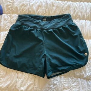 Senita swift shorts size small - Pacific